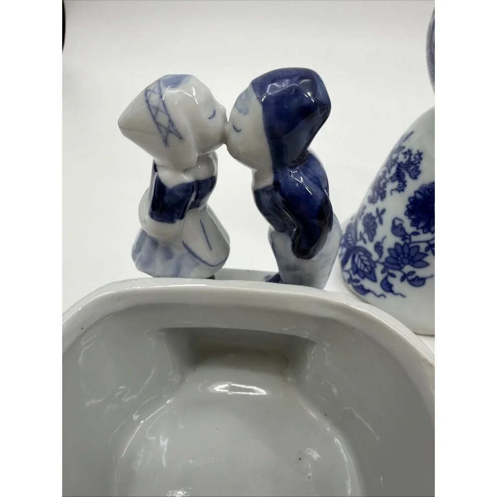 Blue delfts pieces total